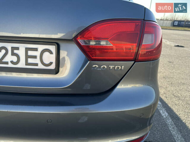 Сірий Фольксваген Джетта, об'ємом двигуна 1.97 л та пробігом 186 тис. км за 10250 $, фото 4 на Automoto.ua