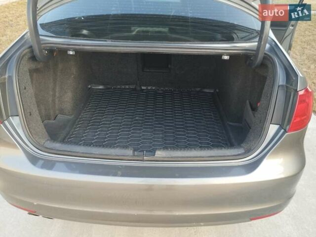 Сірий Фольксваген Джетта, об'ємом двигуна 2.48 л та пробігом 279 тис. км за 7500 $, фото 3 на Automoto.ua