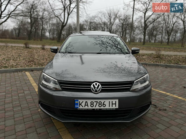 Серый Фольксваген Джетта, объемом двигателя 2.48 л и пробегом 226 тыс. км за 8700 $, фото 1 на Automoto.ua