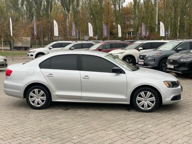 Фольксваген Джетта 2012 в Кривом Роге на Automoto.ua Серый Фольксваген Джетта, объемом двигателя 2 л и пробегом 153 тыс. км за 7700 $, фото 7 на Automoto.ua