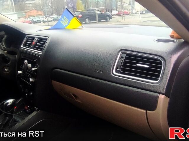 Серый Фольксваген Джетта, объемом двигателя 2 л и пробегом 218 тыс. км за 8500 $, фото 4 на Automoto.ua