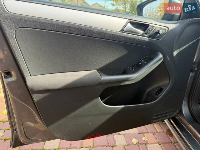 Фольксваген Джетта 2012 в Одессе на Automoto.ua Серый Фольксваген Джетта, объемом двигателя 1.4 л и пробегом 189 тыс. км за 8800 $, фото 29 на Automoto.ua