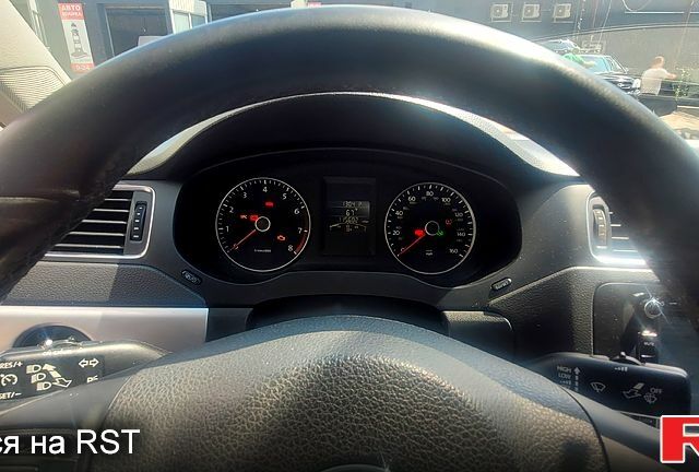 Серый Фольксваген Джетта, объемом двигателя 2.5 л и пробегом 210 тыс. км за 7700 $, фото 5 на Automoto.ua