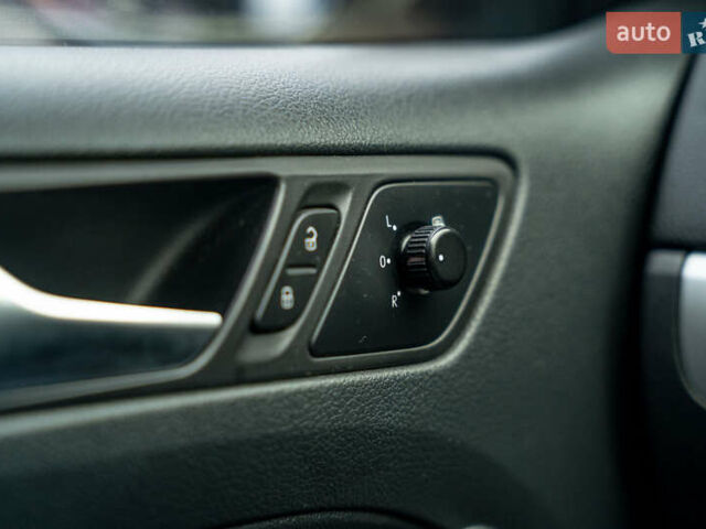 Серый Фольксваген Джетта, объемом двигателя 1.39 л и пробегом 122 тыс. км за 9900 $, фото 15 на Automoto.ua