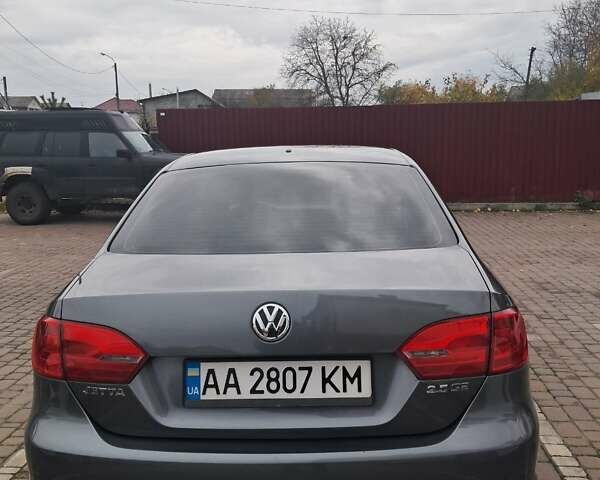 Сірий Фольксваген Джетта, об'ємом двигуна 2.48 л та пробігом 144 тис. км за 8500 $, фото 2 на Automoto.ua