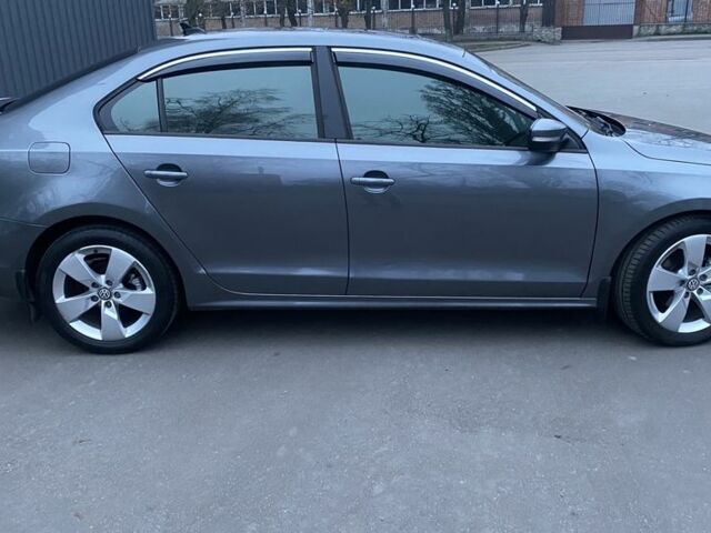 Серый Фольксваген Джетта, объемом двигателя 2.5 л и пробегом 152 тыс. км за 8800 $, фото 2 на Automoto.ua