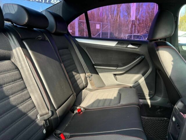 Сірий Фольксваген Джетта, об'ємом двигуна 2 л та пробігом 175 тис. км за 9999 $, фото 18 на Automoto.ua