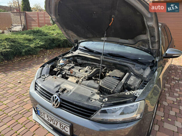 Фольксваген Джетта 2012 в Одессе на Automoto.ua Серый Фольксваген Джетта, объемом двигателя 1.4 л и пробегом 189 тыс. км за 8800 $, фото 46 на Automoto.ua