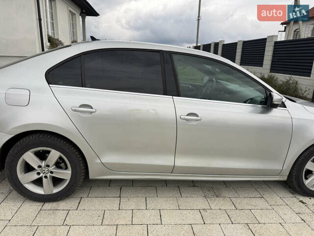 Серый Фольксваген Джетта, объемом двигателя 1.98 л и пробегом 295 тыс. км за 8000 $, фото 2 на Automoto.ua