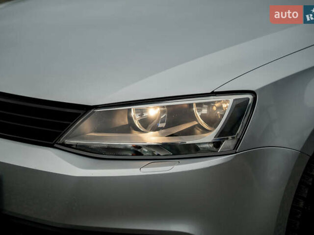 Серый Фольксваген Джетта, объемом двигателя 1.39 л и пробегом 122 тыс. км за 9900 $, фото 13 на Automoto.ua