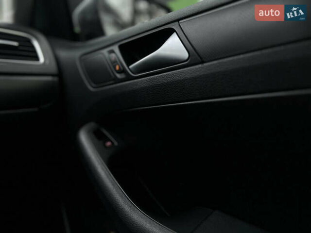 Серый Фольксваген Джетта, объемом двигателя 2.48 л и пробегом 226 тыс. км за 8700 $, фото 14 на Automoto.ua