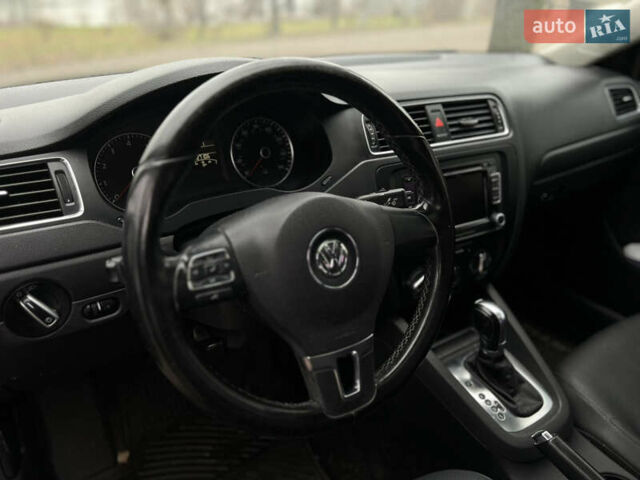 Серый Фольксваген Джетта, объемом двигателя 2.48 л и пробегом 226 тыс. км за 8700 $, фото 8 на Automoto.ua