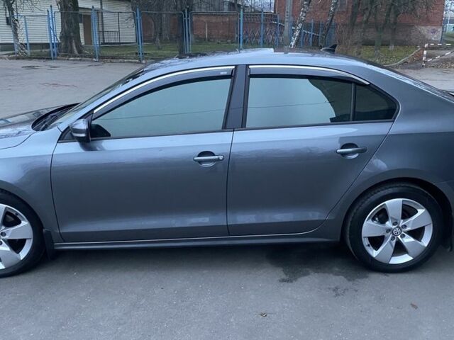 Серый Фольксваген Джетта, объемом двигателя 2.5 л и пробегом 152 тыс. км за 8800 $, фото 3 на Automoto.ua