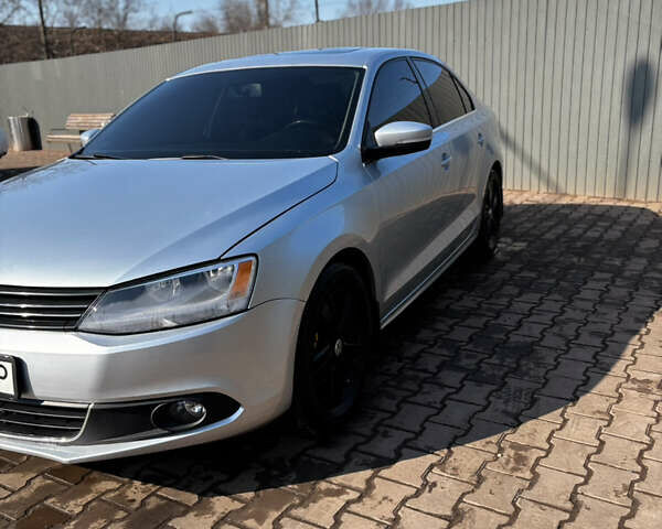 Серый Фольксваген Джетта, объемом двигателя 2 л и пробегом 275 тыс. км за 11000 $, фото 4 на Automoto.ua