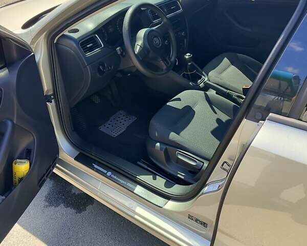 Сірий Фольксваген Джетта, об'ємом двигуна 1.98 л та пробігом 180 тис. км за 7700 $, фото 3 на Automoto.ua