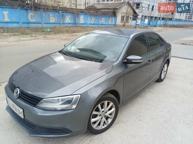 Серый Фольксваген Джетта, объемом двигателя 2.5 л и пробегом 240 тыс. км за 9000 $, фото 1 на Automoto.ua
