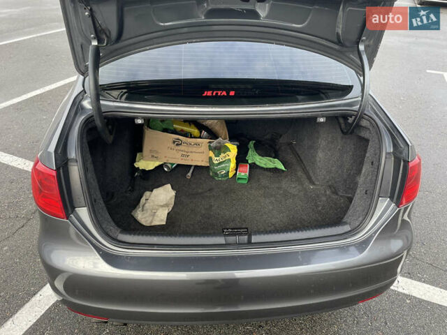 Серый Фольксваген Джетта, объемом двигателя 2.48 л и пробегом 190 тыс. км за 8700 $, фото 12 на Automoto.ua
