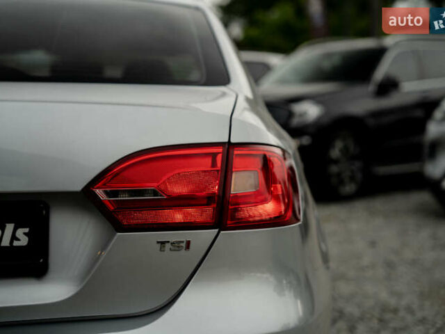 Серый Фольксваген Джетта, объемом двигателя 1.39 л и пробегом 122 тыс. км за 9900 $, фото 7 на Automoto.ua