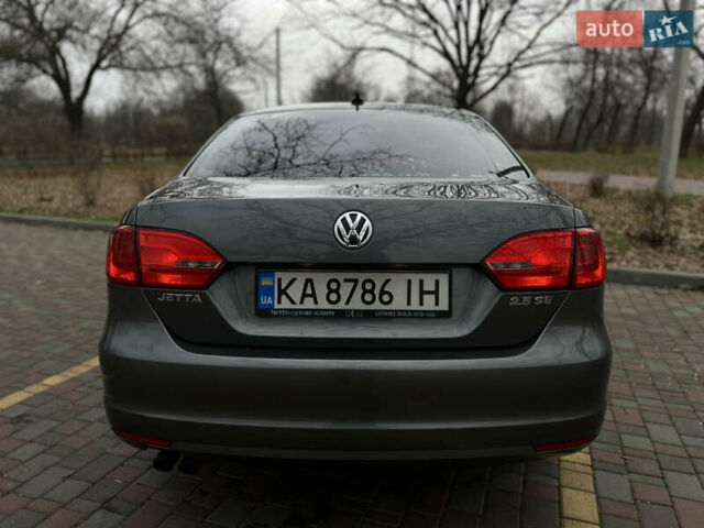Серый Фольксваген Джетта, объемом двигателя 2.48 л и пробегом 226 тыс. км за 8700 $, фото 7 на Automoto.ua