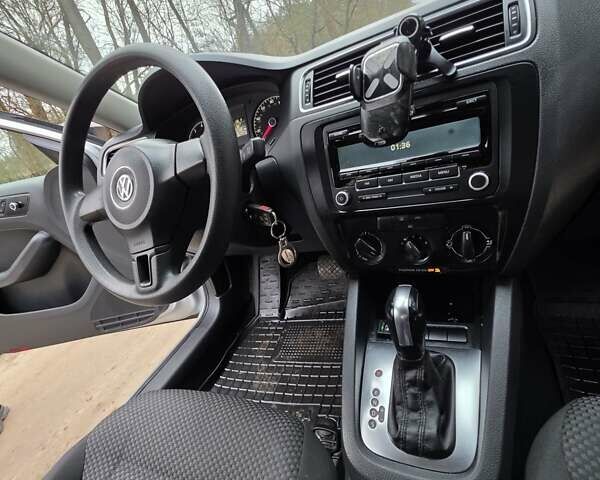 Серый Фольксваген Джетта, объемом двигателя 2 л и пробегом 130 тыс. км за 7700 $, фото 13 на Automoto.ua