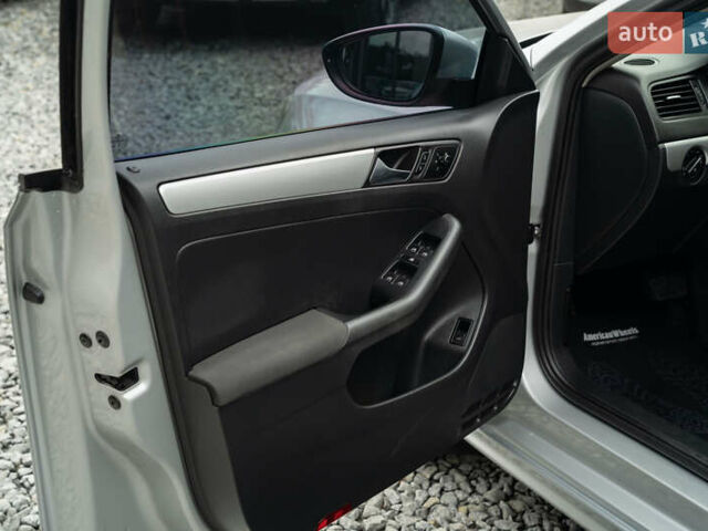 Серый Фольксваген Джетта, объемом двигателя 1.39 л и пробегом 122 тыс. км за 9900 $, фото 31 на Automoto.ua