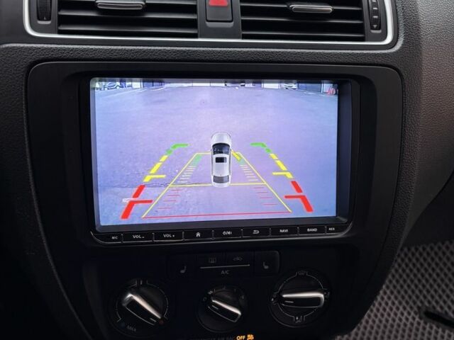 Фольксваген Джетта 2012 в Киеве на Automoto.ua Серый Фольксваген Джетта, объемом двигателя 2.5 л и пробегом 171 тыс. км за 7500 $, фото 4 на Automoto.ua