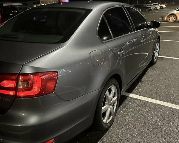 Серый Фольксваген Джетта, объемом двигателя 1.97 л и пробегом 187 тыс. км за 9900 $, фото 17 на Automoto.ua