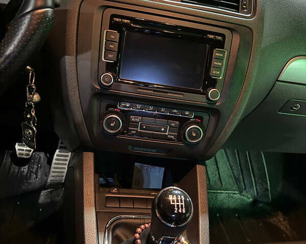 Серый Фольксваген Джетта, объемом двигателя 1.98 л и пробегом 169 тыс. км за 12400 $, фото 13 на Automoto.ua