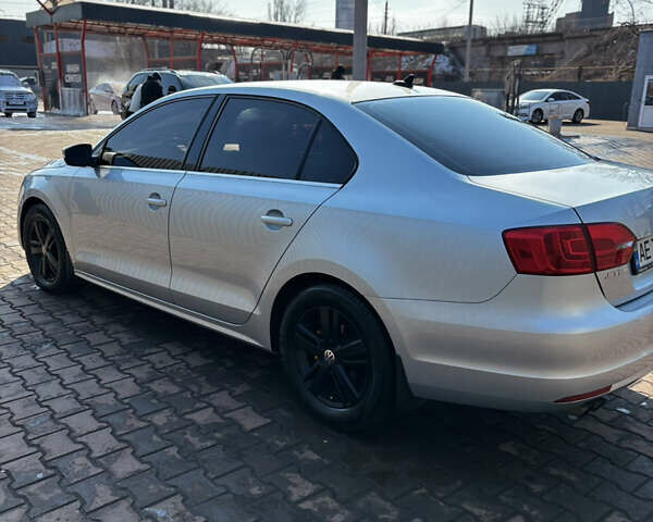 Серый Фольксваген Джетта, объемом двигателя 2 л и пробегом 275 тыс. км за 11000 $, фото 11 на Automoto.ua