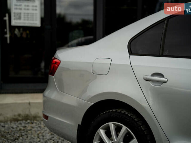 Серый Фольксваген Джетта, объемом двигателя 1.39 л и пробегом 122 тыс. км за 9900 $, фото 8 на Automoto.ua