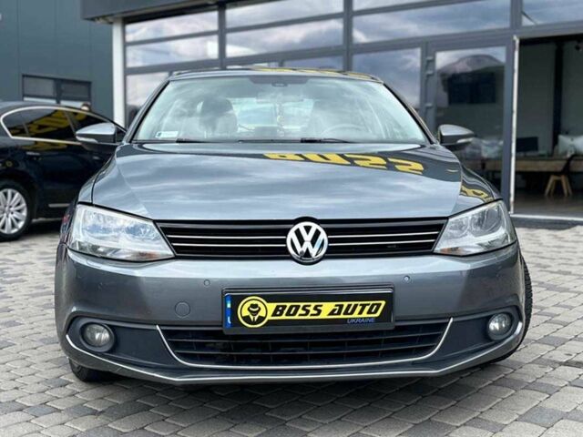 Серый Фольксваген Джетта, объемом двигателя 1.4 л и пробегом 290 тыс. км за 8990 $, фото 1 на Automoto.ua