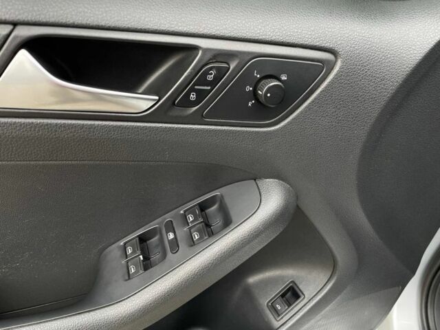 Фольксваген Джетта 2012 в Кривом Роге на Automoto.ua Серый Фольксваген Джетта, объемом двигателя 2 л и пробегом 153 тыс. км за 7700 $, фото 12 на Automoto.ua