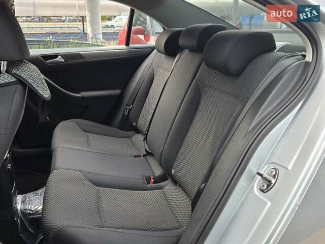 Серый Фольксваген Джетта, объемом двигателя 1.39 л и пробегом 155 тыс. км за 7599 $, фото 13 на Automoto.ua