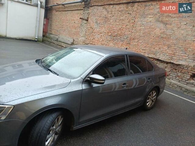 Серый Фольксваген Джетта, объемом двигателя 2.5 л и пробегом 240 тыс. км за 9000 $, фото 5 на Automoto.ua