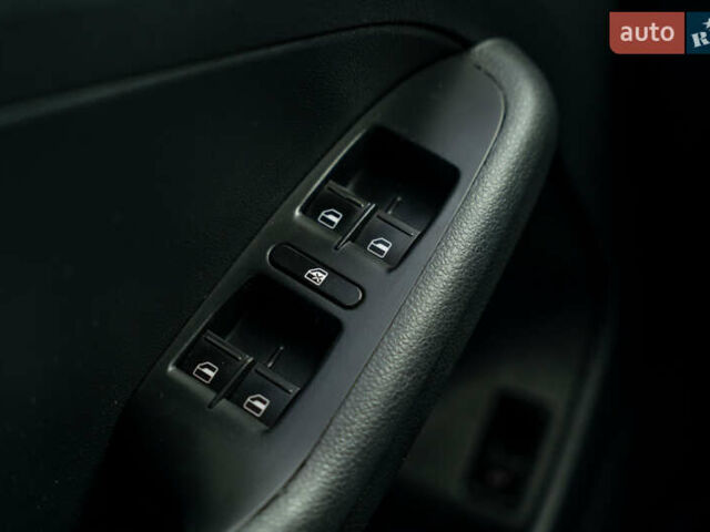 Серый Фольксваген Джетта, объемом двигателя 1.39 л и пробегом 122 тыс. км за 9900 $, фото 16 на Automoto.ua