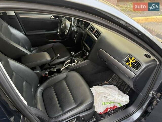 Серый Фольксваген Джетта, объемом двигателя 1.97 л и пробегом 145 тыс. км за 12000 $, фото 18 на Automoto.ua