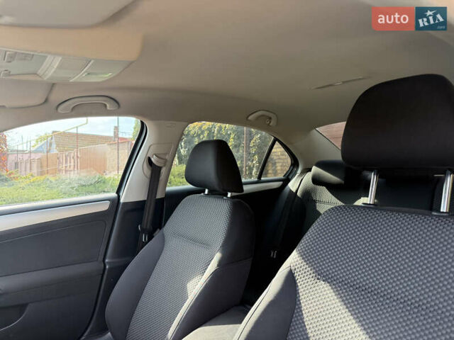 Фольксваген Джетта 2012 в Одессе на Automoto.ua Серый Фольксваген Джетта, объемом двигателя 1.4 л и пробегом 189 тыс. км за 8800 $, фото 28 на Automoto.ua