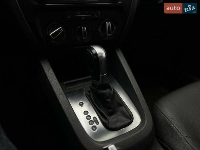 Серый Фольксваген Джетта, объемом двигателя 2.48 л и пробегом 226 тыс. км за 8700 $, фото 11 на Automoto.ua