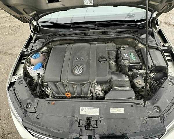 Сірий Фольксваген Джетта, об'ємом двигуна 2.5 л та пробігом 245 тис. км за 8800 $, фото 7 на Automoto.ua