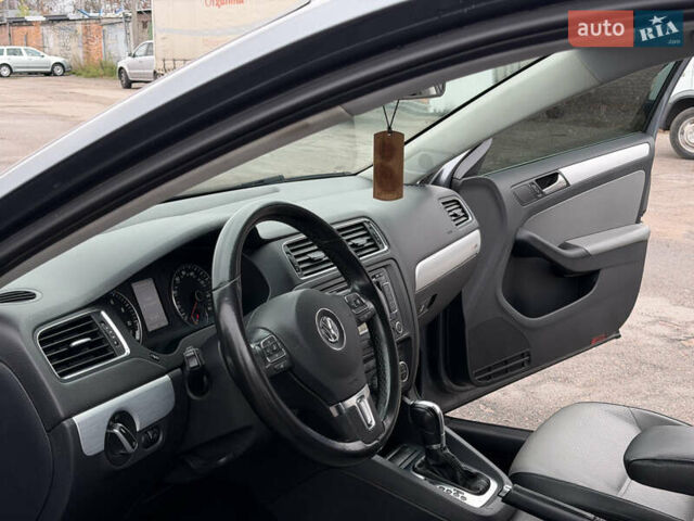 Серый Фольксваген Джетта, объемом двигателя 1.4 л и пробегом 225 тыс. км за 9200 $, фото 13 на Automoto.ua