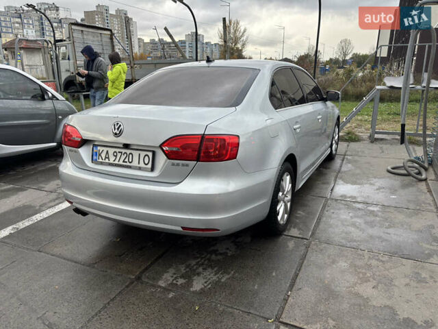 Фольксваген Джетта 2012 в Киеве на Automoto.ua Серый Фольксваген Джетта, объемом двигателя 2.48 л и пробегом 171 тыс. км за 7500 $, фото 12 на Automoto.ua