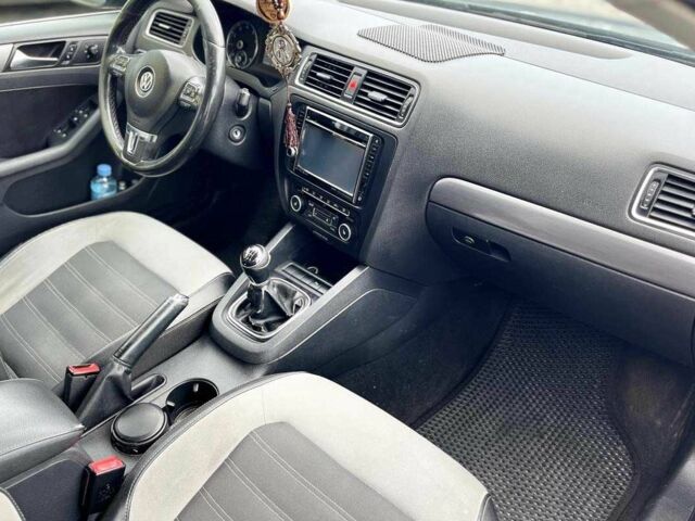 Серый Фольксваген Джетта, объемом двигателя 1.4 л и пробегом 290 тыс. км за 8990 $, фото 19 на Automoto.ua