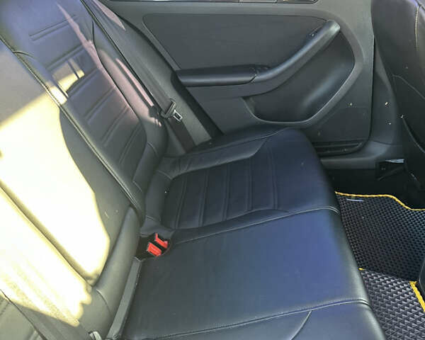 Сірий Фольксваген Джетта, об'ємом двигуна 1.97 л та пробігом 186 тис. км за 10250 $, фото 14 на Automoto.ua