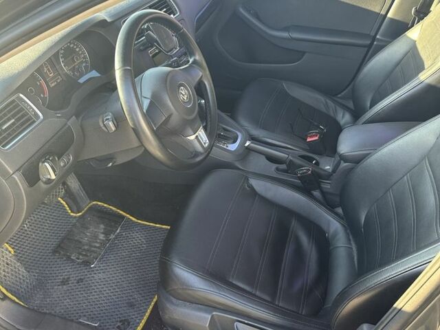 Сірий Фольксваген Джетта, об'ємом двигуна 2 л та пробігом 187 тис. км за 9999 $, фото 7 на Automoto.ua