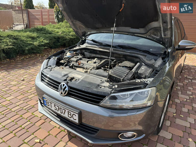 Фольксваген Джетта 2012 в Одессе на Automoto.ua Серый Фольксваген Джетта, объемом двигателя 1.4 л и пробегом 189 тыс. км за 8800 $, фото 47 на Automoto.ua