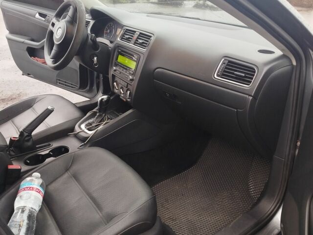 Серый Фольксваген Джетта, объемом двигателя 2.5 л и пробегом 290 тыс. км за 7600 $, фото 9 на Automoto.ua