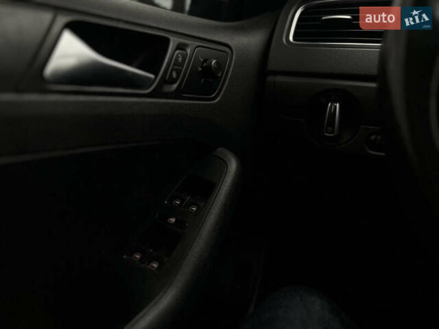 Серый Фольксваген Джетта, объемом двигателя 2.48 л и пробегом 226 тыс. км за 8700 $, фото 13 на Automoto.ua