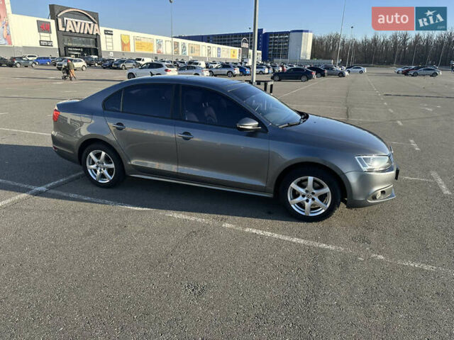 Сірий Фольксваген Джетта, об'ємом двигуна 1.97 л та пробігом 186 тис. км за 10250 $, фото 2 на Automoto.ua