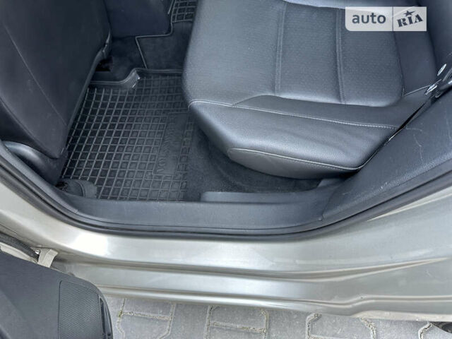 Сірий Фольксваген Джетта, об'ємом двигуна 2.5 л та пробігом 208 тис. км за 9300 $, фото 22 на Automoto.ua