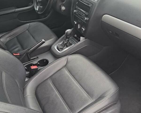 Сірий Фольксваген Джетта, об'ємом двигуна 2.48 л та пробігом 144 тис. км за 8500 $, фото 6 на Automoto.ua